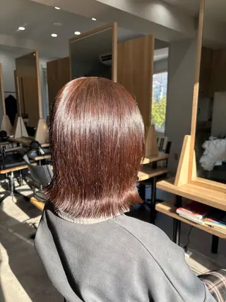 ショート カラー 浦川 麗美のヘアスタイル