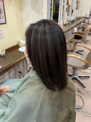 カラー 中村 莉緒のヘアスタイル