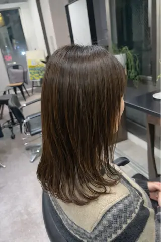 ミディアム ミディアム／ ヒグレアキコのヘアスタイル