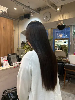 ロング TSUMUGI ／縮毛矯正✨️のヘアスタイル