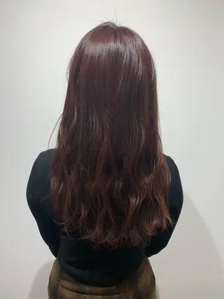 カラー イズミ ナナコのヘアスタイル