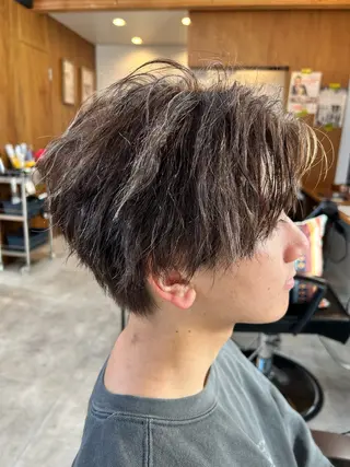 ショート メンズ ハイトーン特化⭐️ 飯田大樹のヘアスタイル