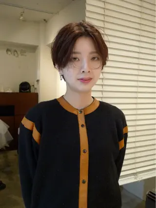 ショート ファッションに 溶け込むstyleのヘアスタイル