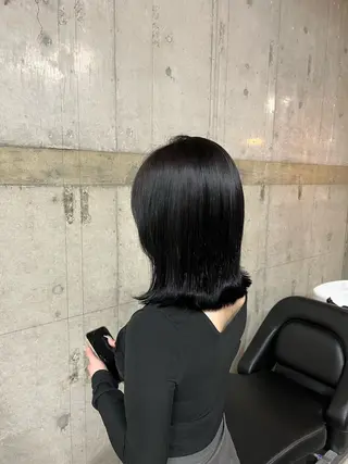 カラー 瑠己杏 :ボブ/ ハイトーンワンカラーのヘアスタイル