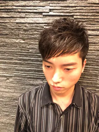 ショート 岡崎 海人のヘアスタイル