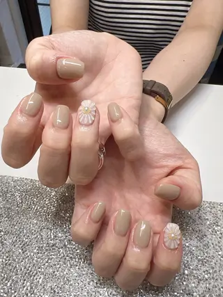 ネイル ガレンドウ 白澤 愛子のネイルデザイン