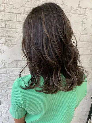 セミロング 🇺🇸ハイライト特 化美容師🇺🇸漆沢のヘアスタイル