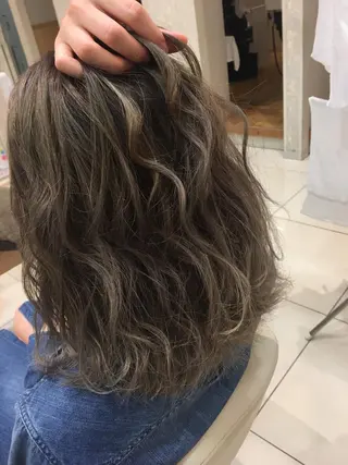 ミディアム カラー 小田原NO1 美容師 飯田飛翔のヘアスタイル