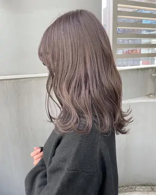セミロング カラー 中村 彩乃のヘアスタイル