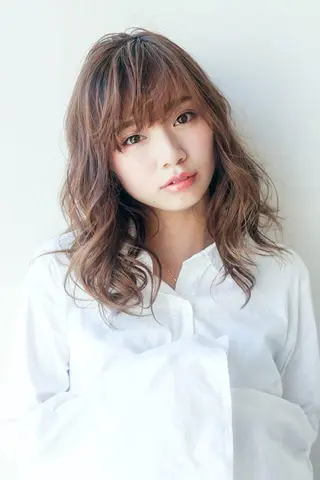 セミロング ヘアアレンジ 鶴﨑 美優亜のヘアスタイル
