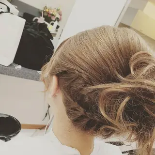 セミロング ヘアアレンジ Re.felice (ﾘ ﾌｪﾘｰﾁｪ)のヘアスタイル