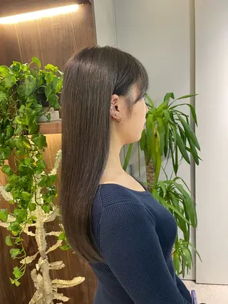 ロング ハイトーン/透明感 yuinaのヘアスタイル