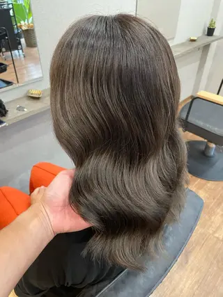 ロング カラー 鵜飼 真伍のヘアスタイル