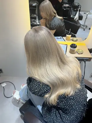 ロング カラー ハイトーン/アレンジ 🎀アオイ🎀のヘアスタイル