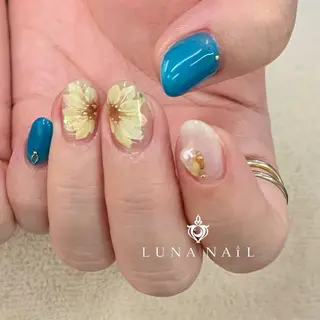 ネイル アトリエ　ミモザ所属・いまむら あかりのネイルデザイン