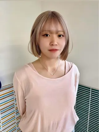 ミディアム カラー ヘアアレンジ 縮毛矯正履歴からの ブリーチ /mamiのヘアスタイル