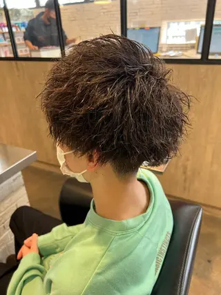 ショート パーマ メンズ 前田 輝のヘアスタイル