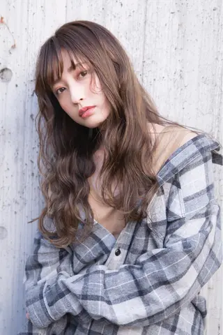 セミロング ダブルカラー🤍 髪質改善／原島のヘアスタイル