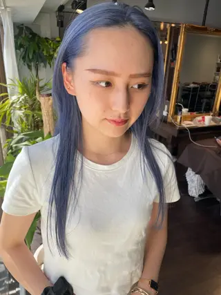 ロング カラー オカモト ミユウのヘアスタイル