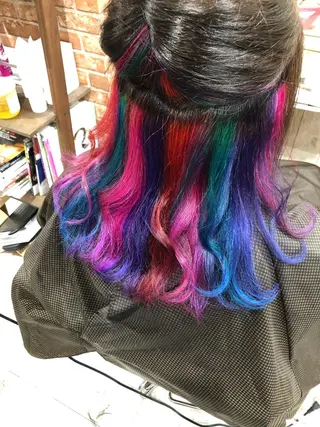 カラー みやもと まなみのヘアスタイル