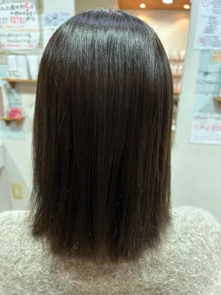 ミディアム 西川 礼菜のヘアスタイル