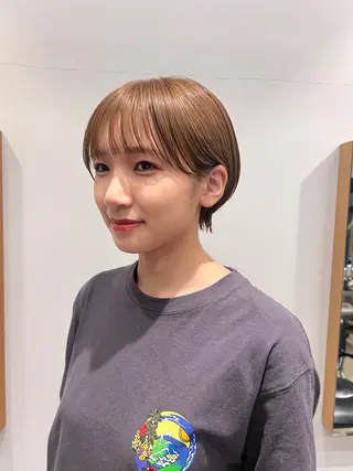 ショート カラー ミタニ ナギサのヘアスタイル