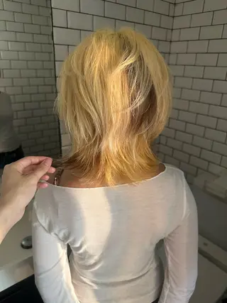 ショート カラー ヘアアレンジ MIYU/ケアブリ ーチカラー／デザインのヘアスタイル