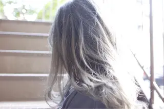 ロング カラー 松田 由貴のヘアスタイル