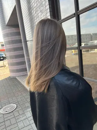 セミロング 🎀𝑴𝑰𝑯𝑶 長岡/ケアカラー🎀のヘアスタイル