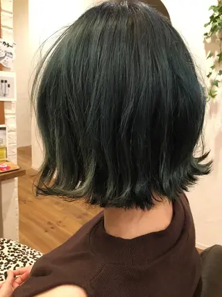 ミディアム 井上 真利のヘアスタイル