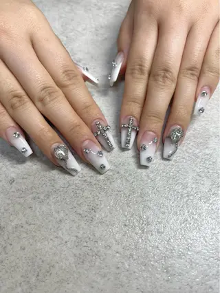 ネイル ネイルルーム チャームのネイルデザイン
