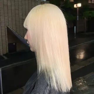 セミロング カラー れい🫧 ハイトーン特化のヘアスタイル