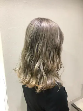 ミディアム カラー 東條 克義のヘアスタイル