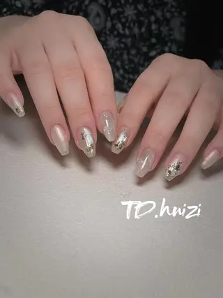 セミロング めぐみのネイルサロン スタッフ練習のネイルデザイン