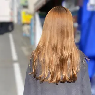 ロング aiko【艶カラー ・ミニモ年内で終了】のヘアスタイル