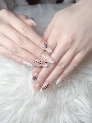 ネイル &ME Momoのネイルデザイン