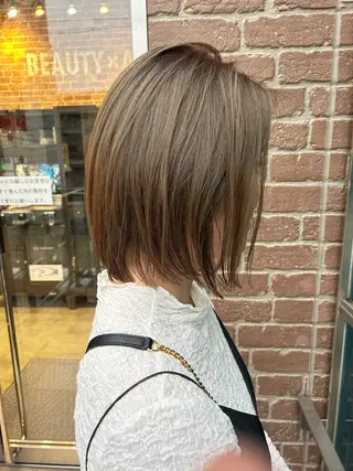 ミディアム カラー 久木原 ゆりのヘアスタイル
