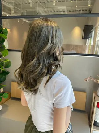 ロング カラー 城間 晴人のヘアスタイル