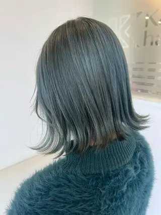 ミディアム 下岡 奈津美のヘアスタイル