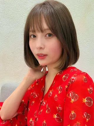 ミディアム 米澤 由衣のヘアスタイル