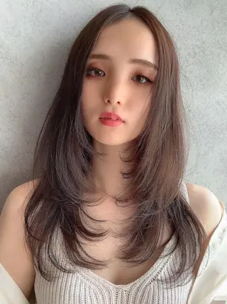 セミロング ヘアサロンM新宿 カットカラーブリーチのヘアスタイル