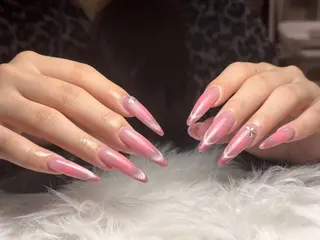 ロング トゥー フエンのネイルデザイン