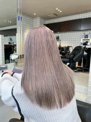 ミディアム ❤︎ワンホンガーリー なハイトーンヘア❤︎のヘアスタイル