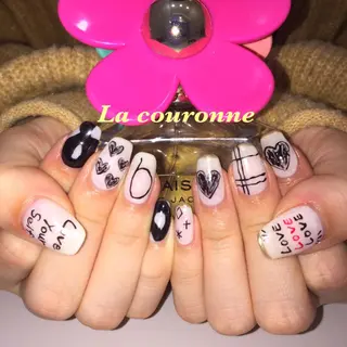 ネイル Lacouronne NATSUMIのネイルデザイン