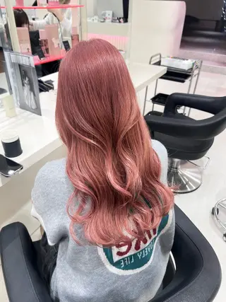 ロング カラー ヘアアレンジ 韓国レイヤー＆ピンク 艶髪🩶maikoのヘアスタイル