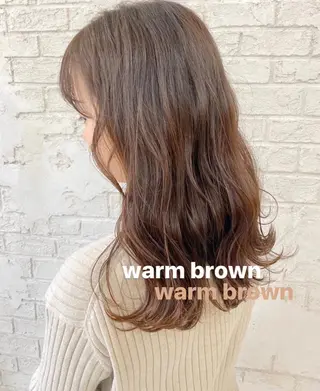 ロング カラー オリーブ/アッシュ やわらか透明感カラーのヘアスタイル