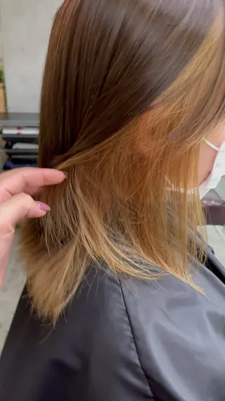 カラー 秋山 美奈のヘアスタイル