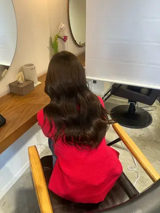 セミロング 塩川ももこ/ 自然な縮毛矯正のヘアスタイル