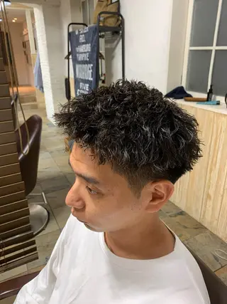 ショート パーマ メンズ フェードカット/メン ズパーマ/森巧真のヘアスタイル