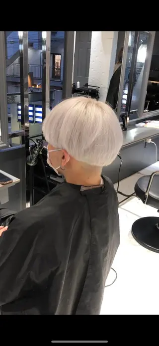 カラー 👑ホワイトカラー ブロンド特化👑映人のヘアスタイル